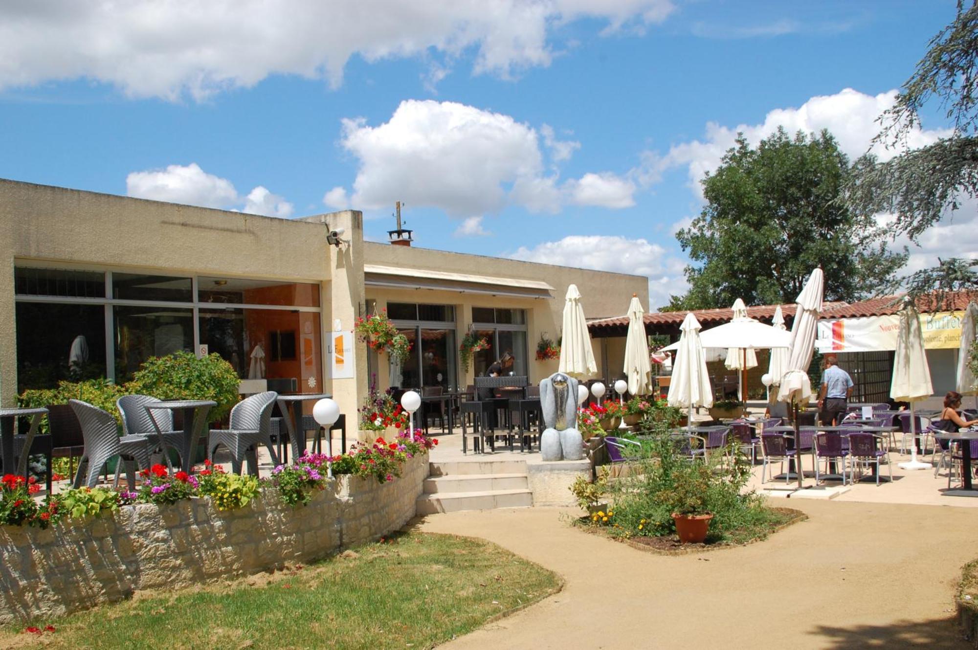 Logis Hotel & Restaurant Le Fleurance Exterior foto